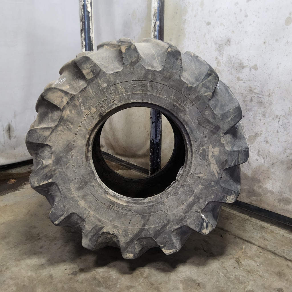 28/L-26 Goodyear Farm Logger Lug III LS-2 , L (20 Ply) 60%
