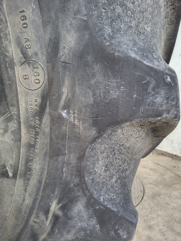 620/70R42 Goodyear Farm DT820 Super Traction R-1W 160B 65%
