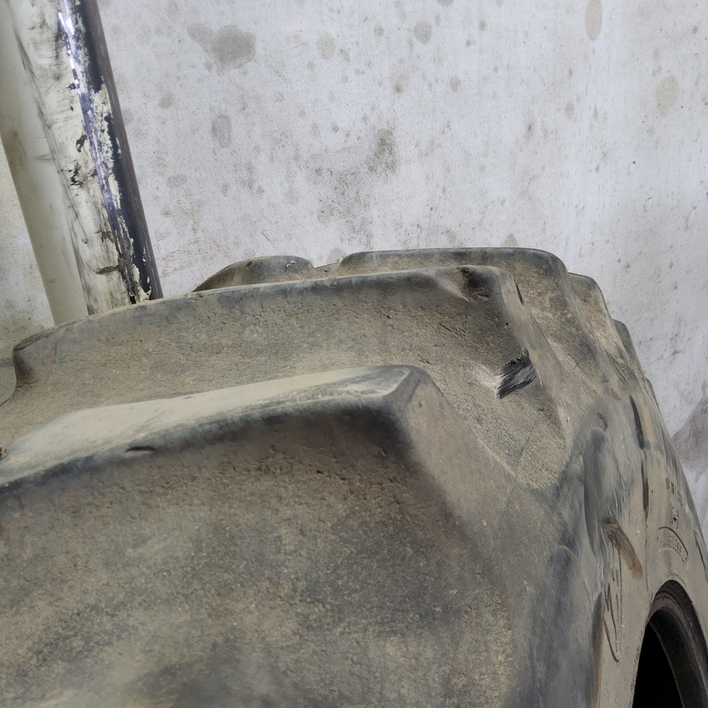 18.4/-38 Firestone All Traction 23 R-1 , G (14 Ply)