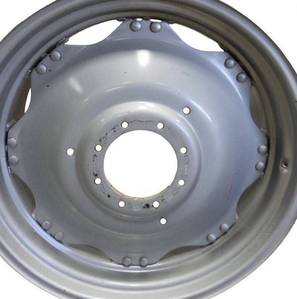 16"W x 38"D Rim with Clamp/U-Clamp (groups of 2 bolts) Rim with 8-Hole Center, Case IH Silver Mist