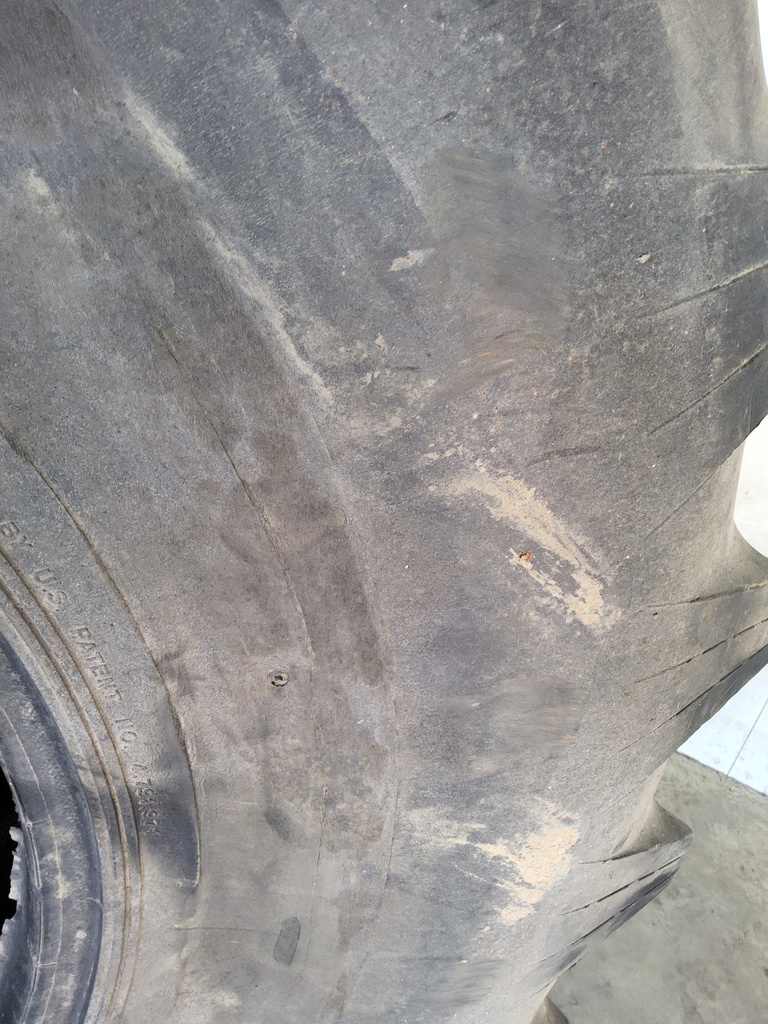 30.5/L-32 Titan Farm Hi Power Lug R-1 , F (12 Ply) 70%