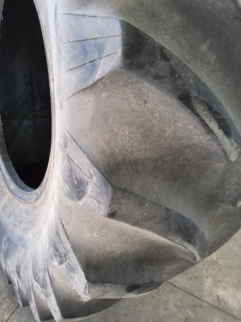 30.5/L-32 Titan Farm Hi Power Lug R-1 , F (12 Ply) 70%