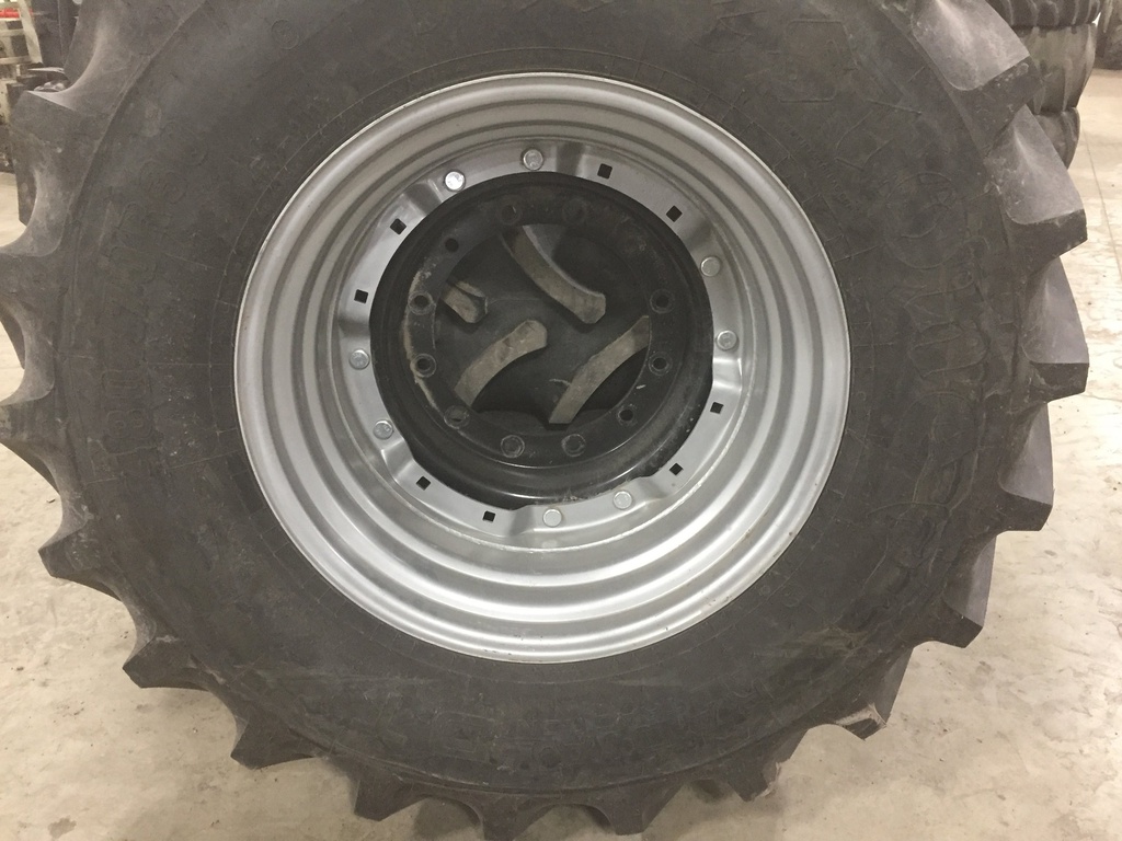 480/70R30 Firestone Radial All Traction DT R-1W on Case IH Silver Mist/Black 12-Hole Waffle Wheel (Groups of 2 bolts) 95%