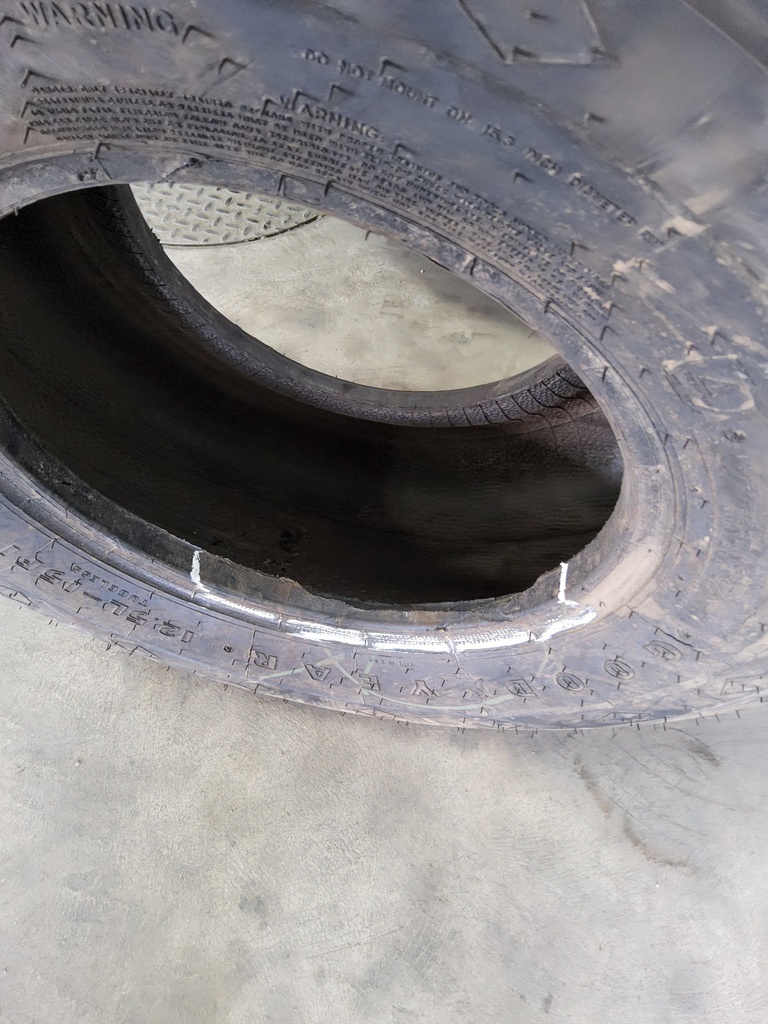 12.5/L-15 Goodyear Farm FI Highway Service II I-1 , D (8 Ply) 99%