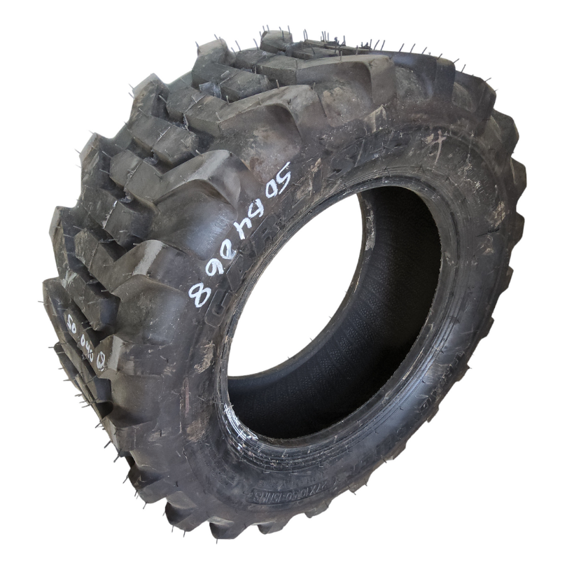 27/10.50-15 Carlisle Trac Chief R-4 , D (8 Ply) 99%