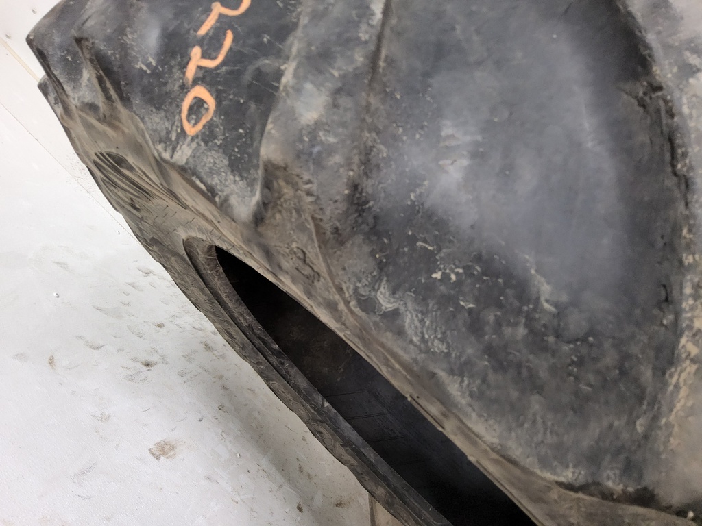 420/85R34 Continental AC85 Contract R-1W 142A8 60%