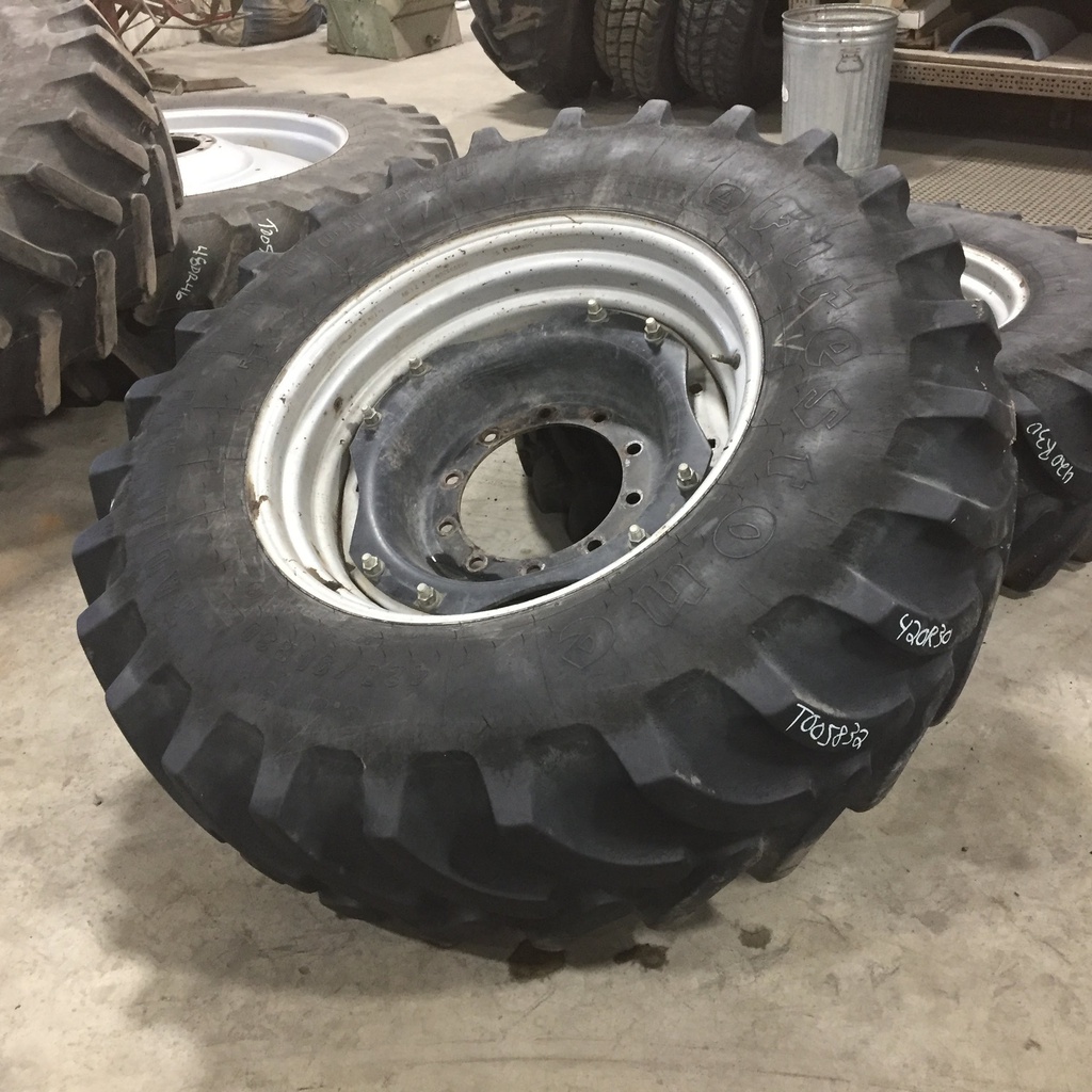 420/90R30 Firestone Radial All Traction FWD R-1 on Case IH Silver Mist/Black 10-Hole Waffle Wheel (Groups of 2 bolts) 50%