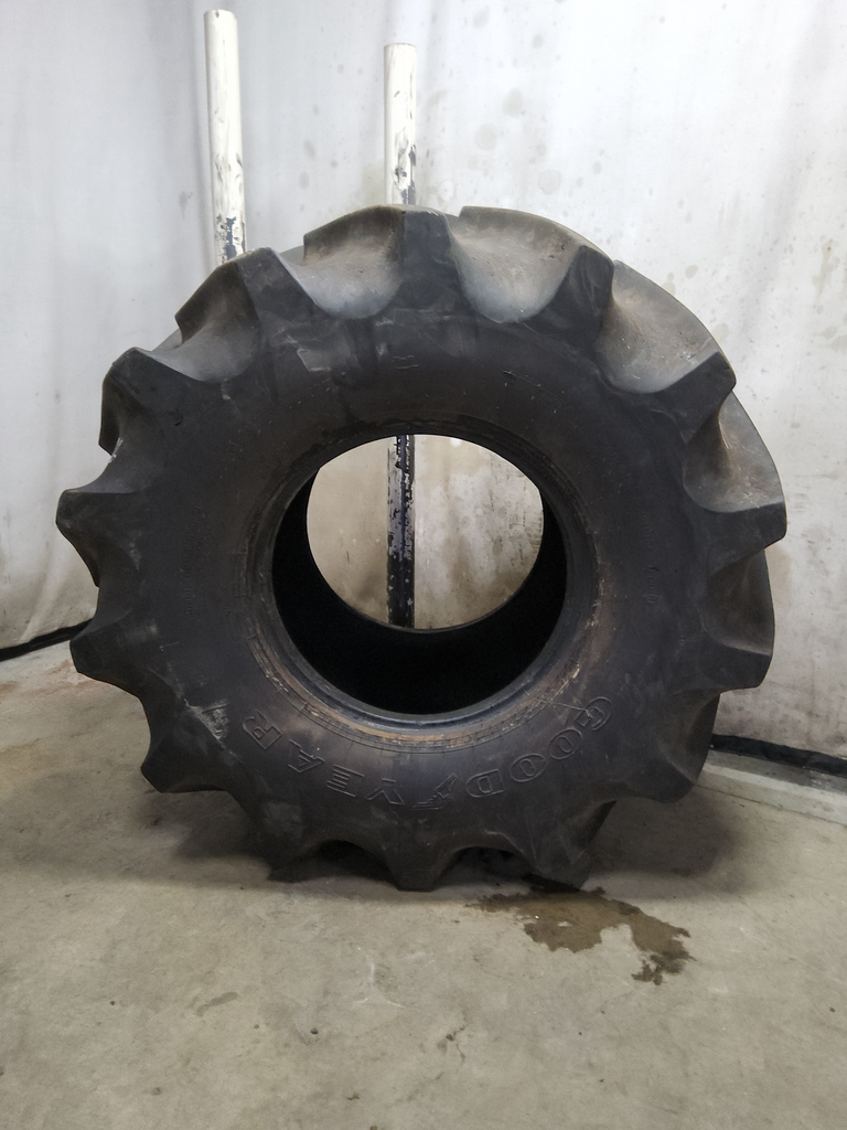 900/65R32 Goodyear Farm Special Sure Grip Radial TD8 R-2 172A8 90%