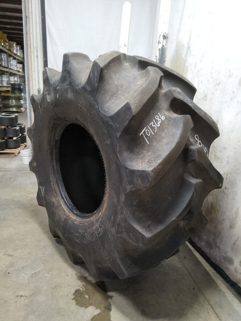 900/65R32 Goodyear Farm Special Sure Grip Radial TD8 R-2 172A8 90%