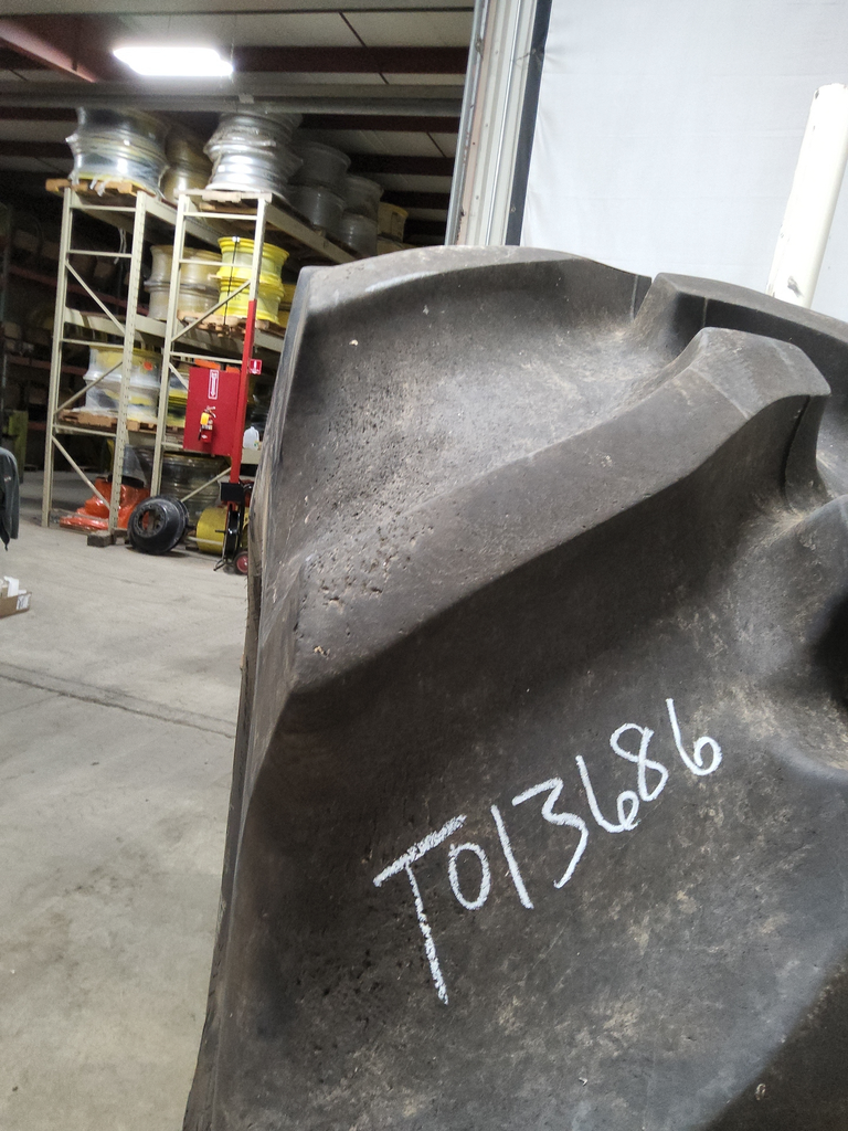 900/65R32 Goodyear Farm Special Sure Grip Radial TD8 R-2 172A8 90%