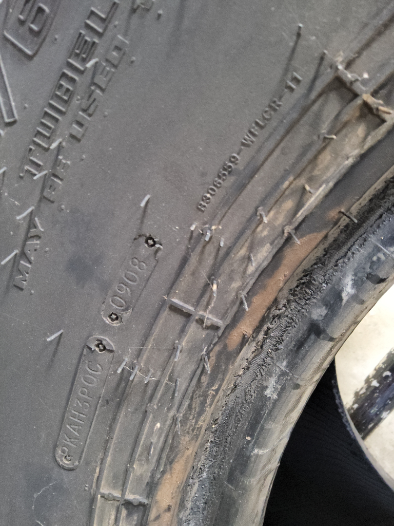 900/65R32 Goodyear Farm Special Sure Grip Radial TD8 R-2 172A8 90%
