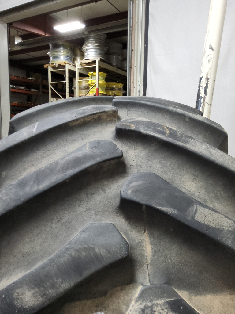 30.5/L-32 Firestone Super All Traction 23 R-1 164A, H (16 Ply) 85%