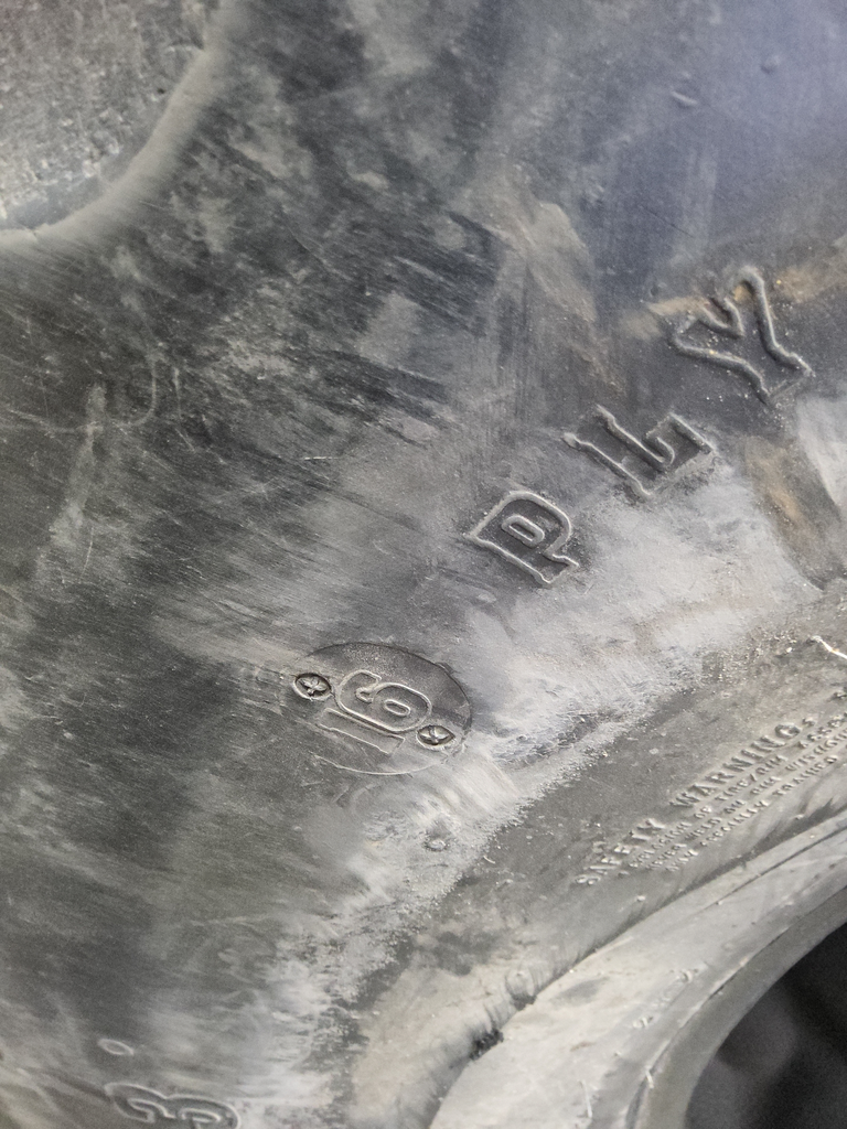 30.5/L-32 Firestone Super All Traction 23 R-1 164A, H (16 Ply) 85%