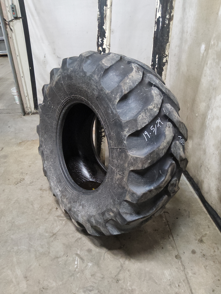 19.5/L-24 Goodyear Farm IT525 R-4 , F (12 Ply) 50%