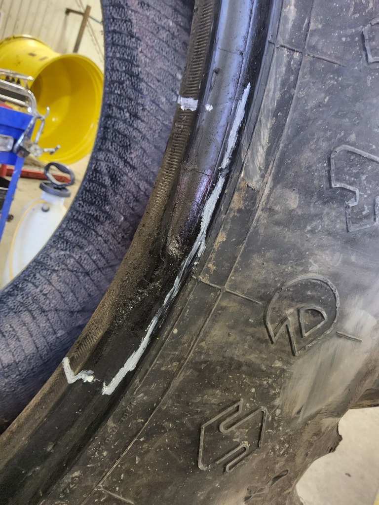 20.8/R42 Firestone Radial 7000 R-1W 155A8 70%