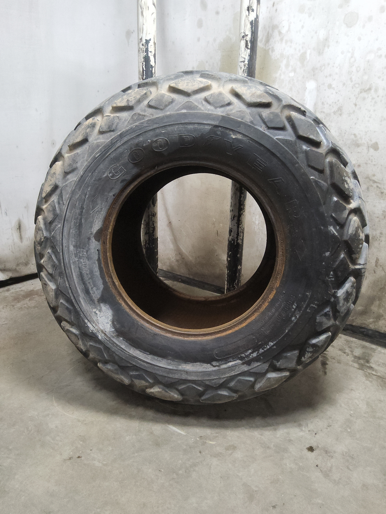 30.5/L-32 Goodyear Farm All Weather R-3 , G (14 Ply) 80%
