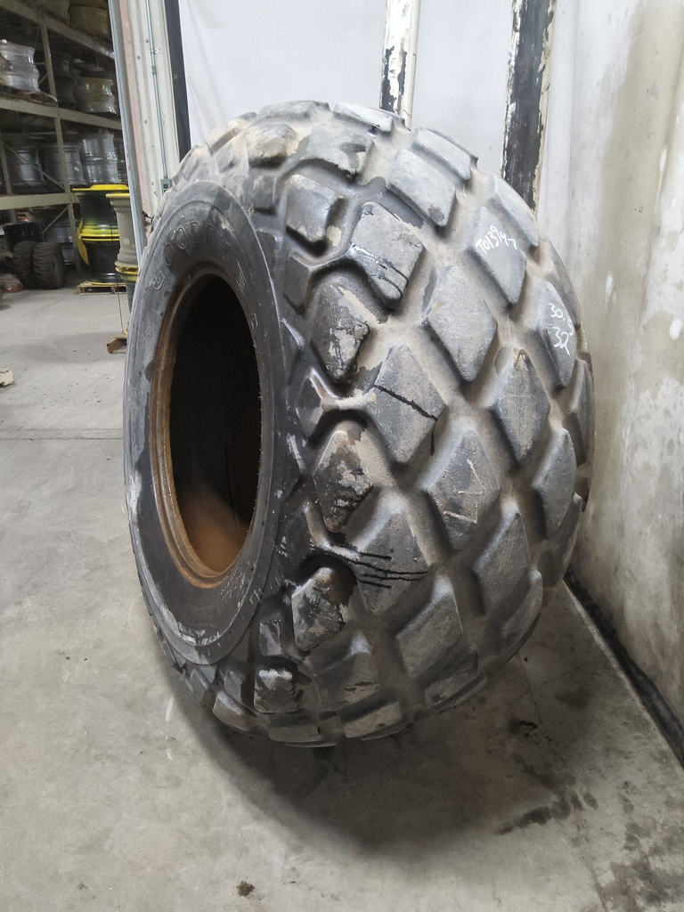 30.5/L-32 Goodyear Farm All Weather R-3 , G (14 Ply) 80%