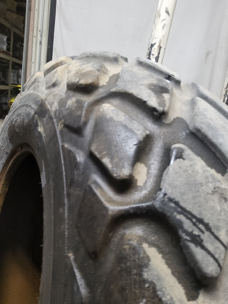 30.5/L-32 Goodyear Farm All Weather R-3 , G (14 Ply) 80%