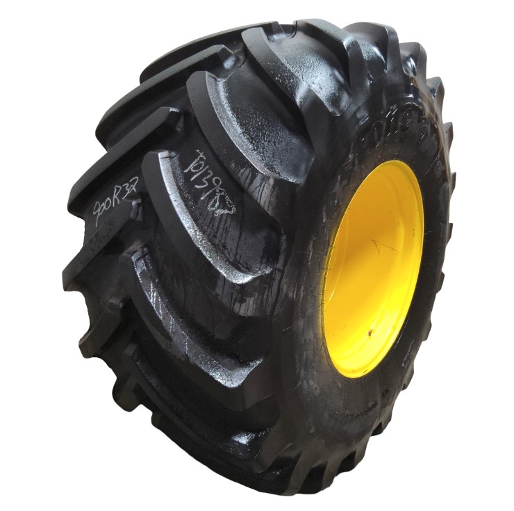 VF 900/60R32 Firestone Maxi Traction CFO R-1W on John Deere Yellow 20-Hole Formed Plate 85%