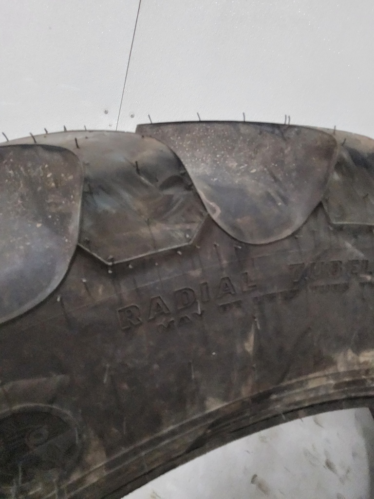 380/90R46 Goodyear Farm Ultra Sprayer R-1 168B 99%