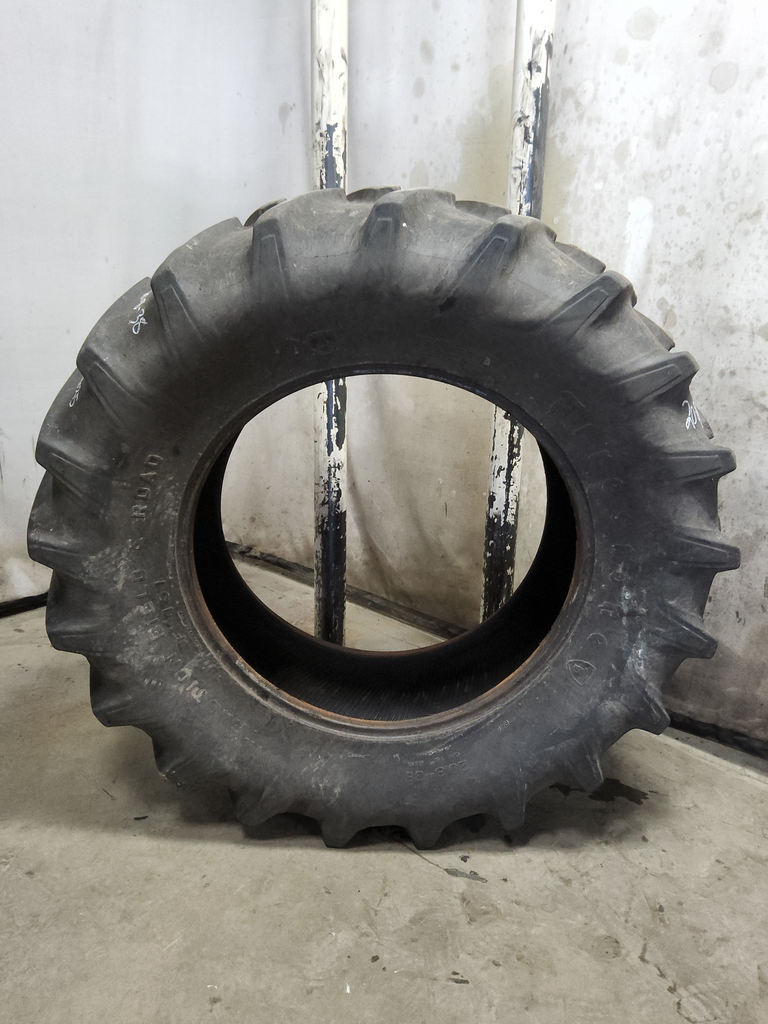20.8/-38 Firestone Traction Field & Road R-1 , D (8 Ply) 70%