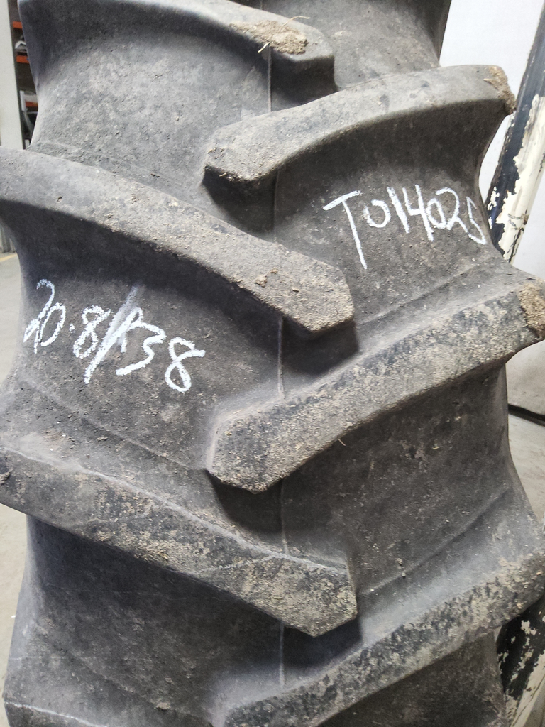 20.8/-38 Firestone Traction Field & Road R-1 , D (8 Ply) 70%