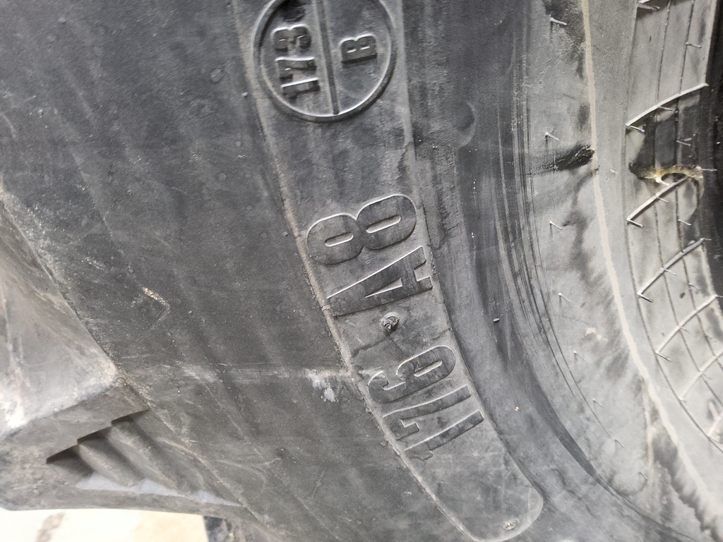 900/60-32 Trelleborg T414 R-1W 176A8 75%