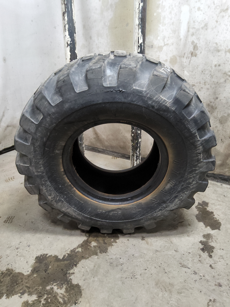 20.5/-25 Titan OTR Loader Dozer II L-2 , F (12 Ply) 40%