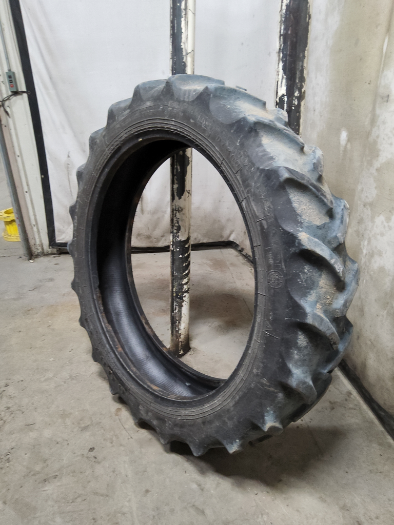 320/80R42 Goodyear Farm DT800 Super Traction R-1W 141B 50%