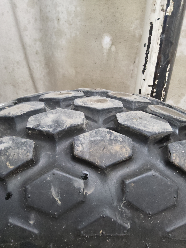 16.9/-24 Alliance 329 Multi Purpose R-3 , D (8 Ply) 60%