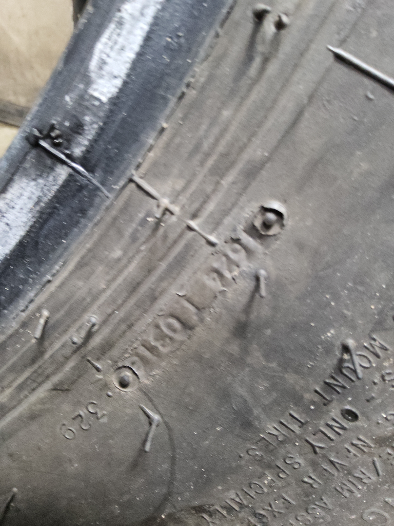 16.9/-24 Alliance 329 Multi Purpose R-3 , D (8 Ply) 60%