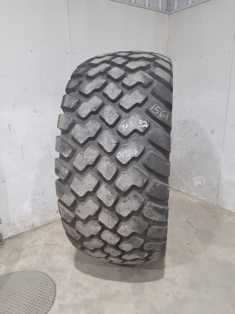 30.5/LR32 Alliance 390 Ag Transport I-2 181B 60%