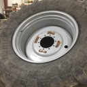 900/60R42 Trelleborg TM900 High Power R-1W on Agco Corp Gray 10-Hole Formed Plate 70%