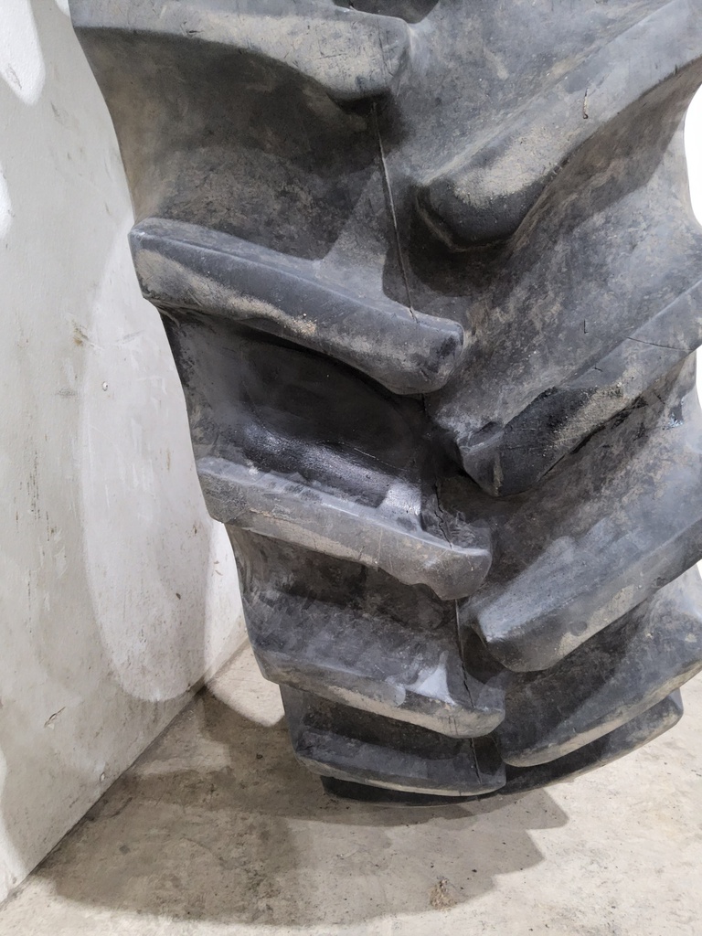 16.9/-38 Firestone Super All Traction 23 R-1 , C (6 Ply)