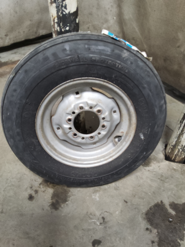 7.60/-15 Samson Harrow Track I-1 , D (8 Ply) 99%