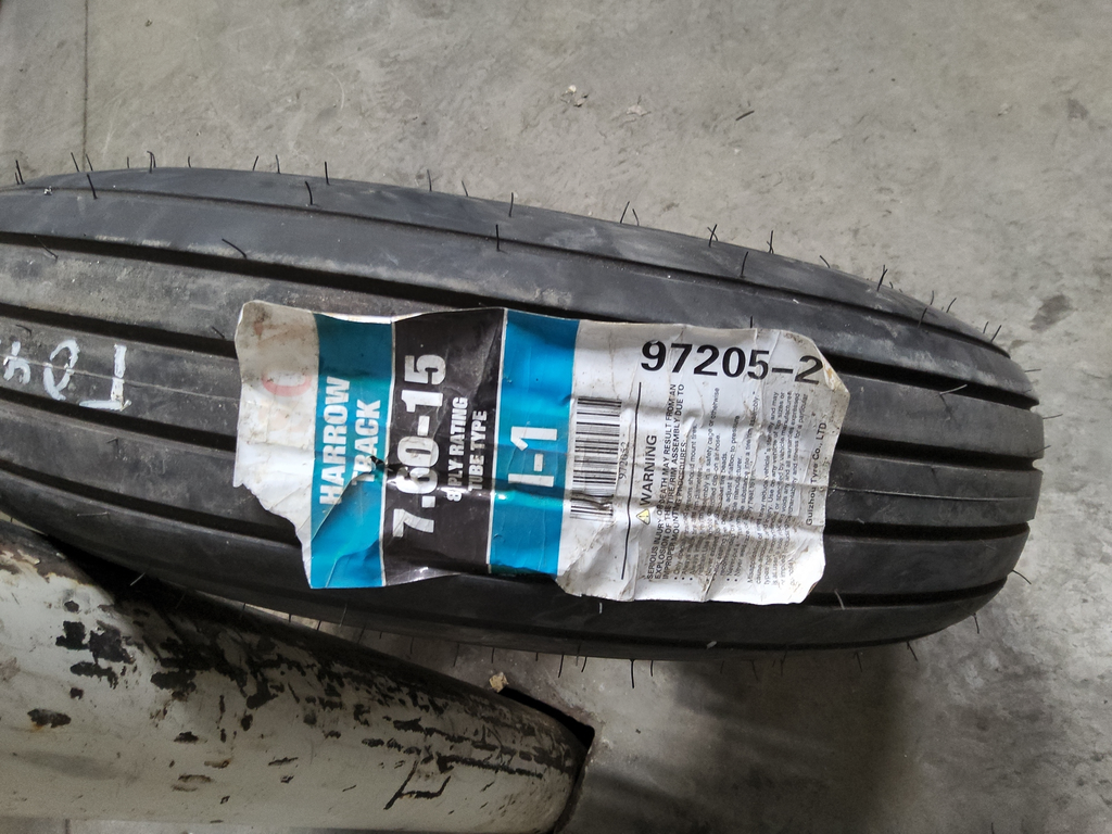 7.60/-15 Samson Harrow Track I-1 , D (8 Ply) 99%