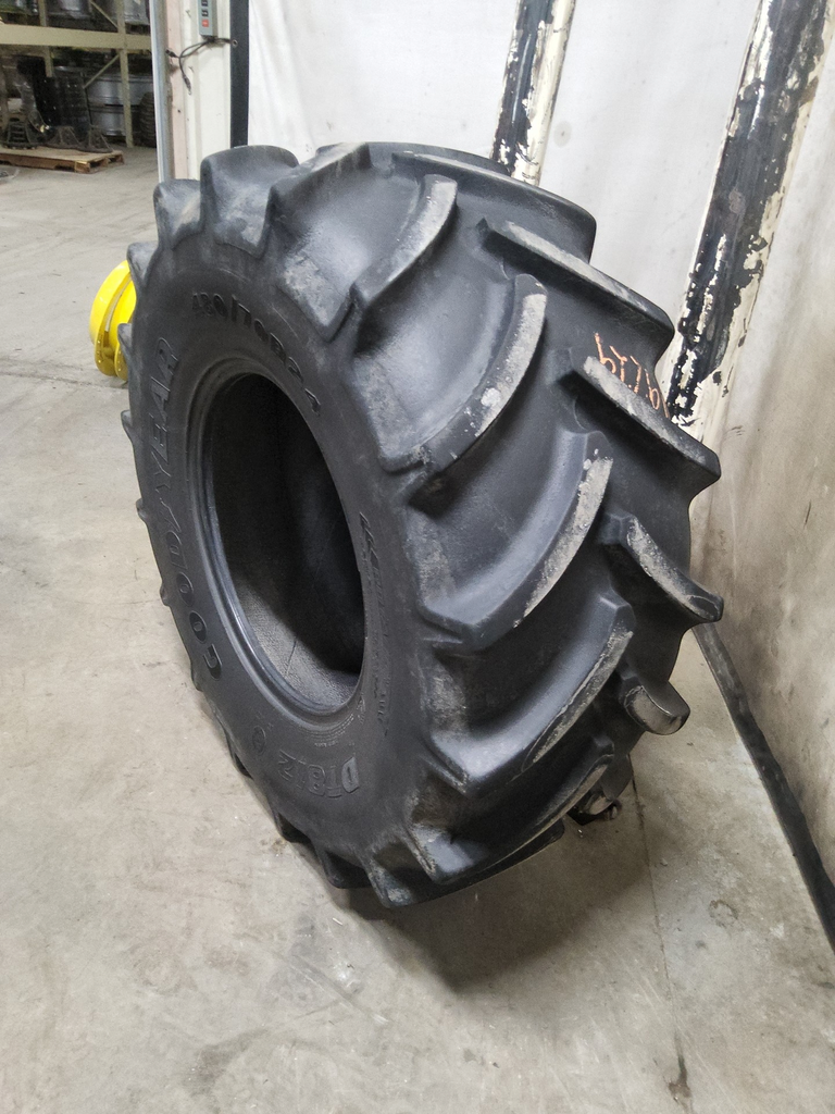 480/70R24 Goodyear Farm DT812 Optitrac R-1W 138B