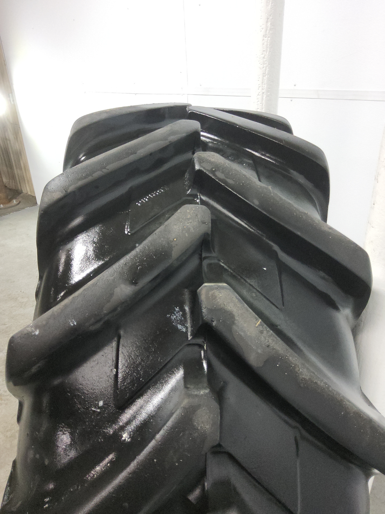 16.9/R28 Michelin AgriBib R-1W 138B 75%