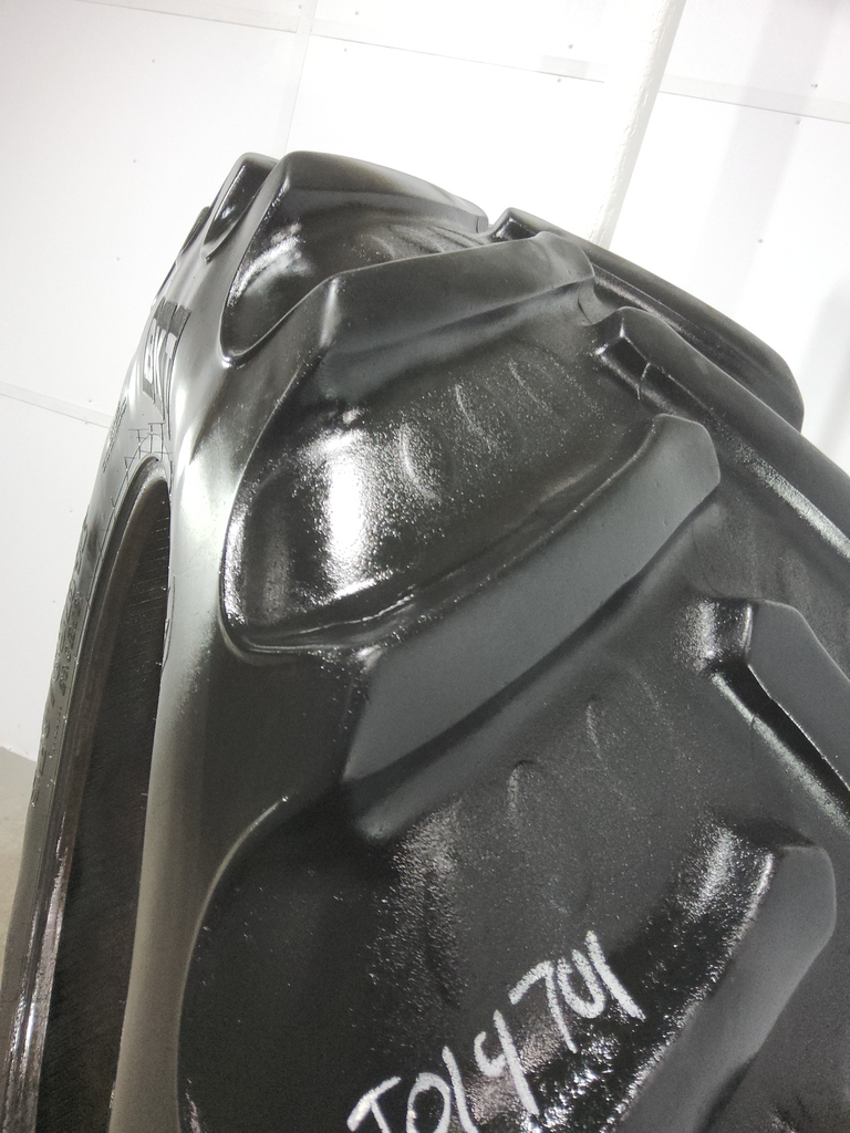 520/85R42 BKT Tires Agrimax RT 855 R-1W 157A8 50%