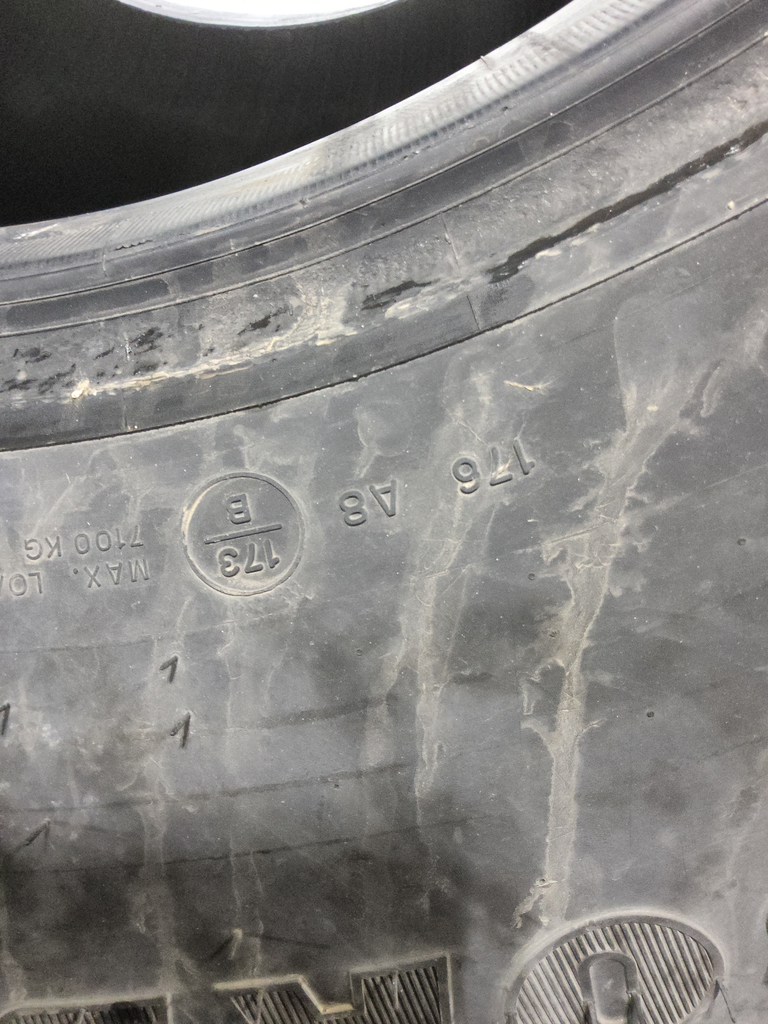 900/60R32 Goodyear Farm DT830 Optitrac R-1W 176B 90%