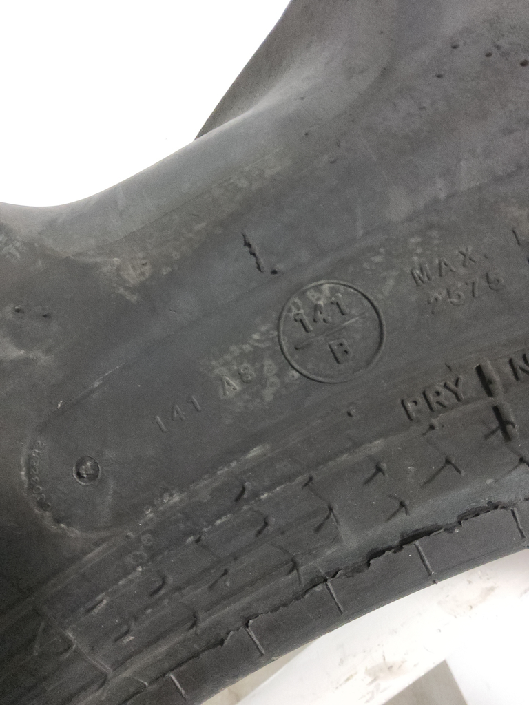 320/80R42 Goodyear Farm DT800 Super Traction R-1W 141B 60%