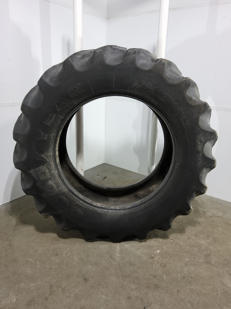 620/70R42 Goodyear Farm DT820 HD Super Traction R-1W 166B 45%