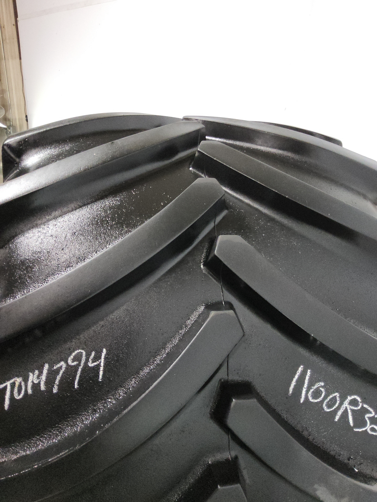 LSW 1100/35R32 Goodyear Farm Optitrac R-1W 175D 85%