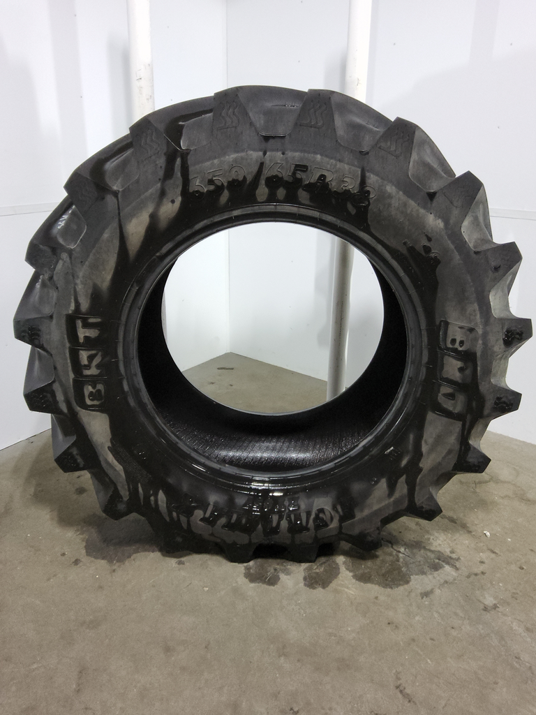 650/65R38 BKT Tires Agrimax RT 657 R-1W 166A8 95%