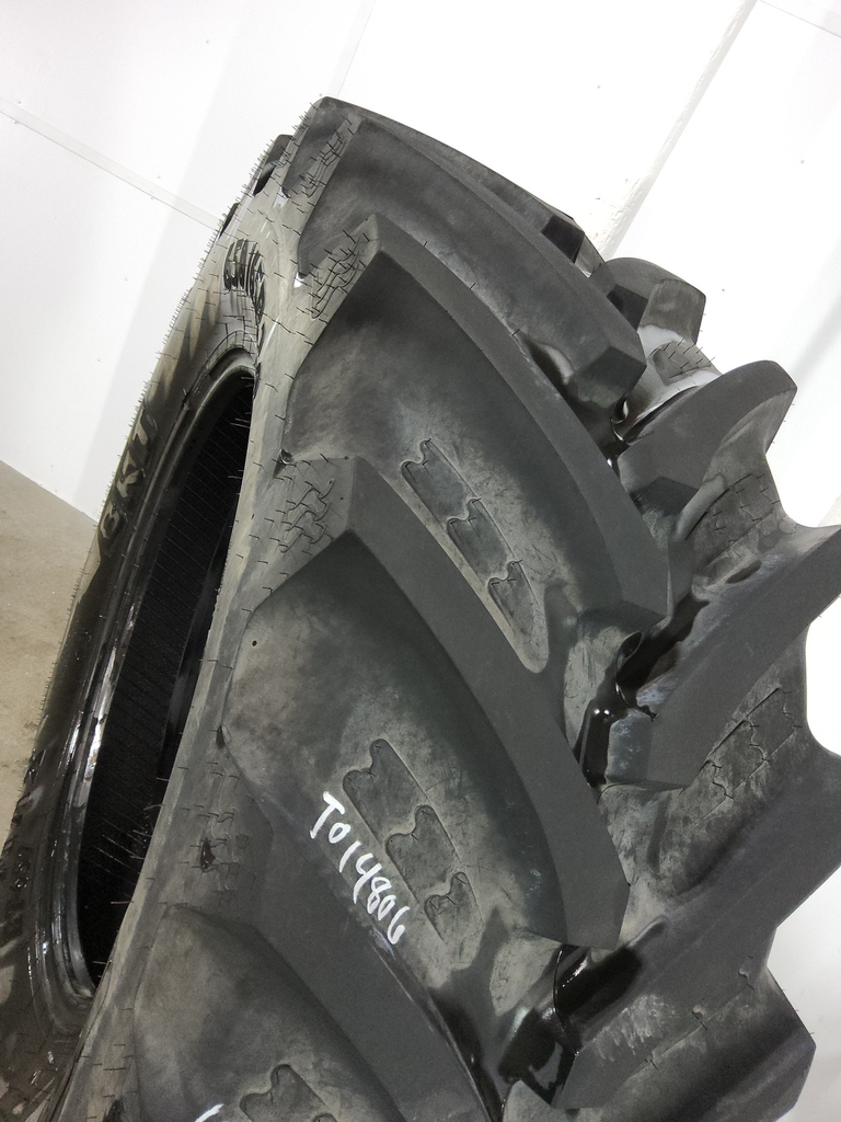 650/65R38 BKT Tires Agrimax RT 657 R-1W 166A8 95%