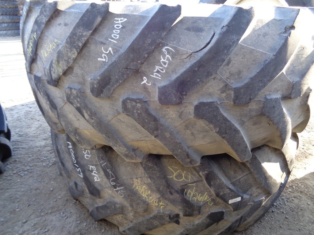 650/65R42 Trelleborg TM800 R-1W on New Holland White 12-Hole Stub Disc 20%