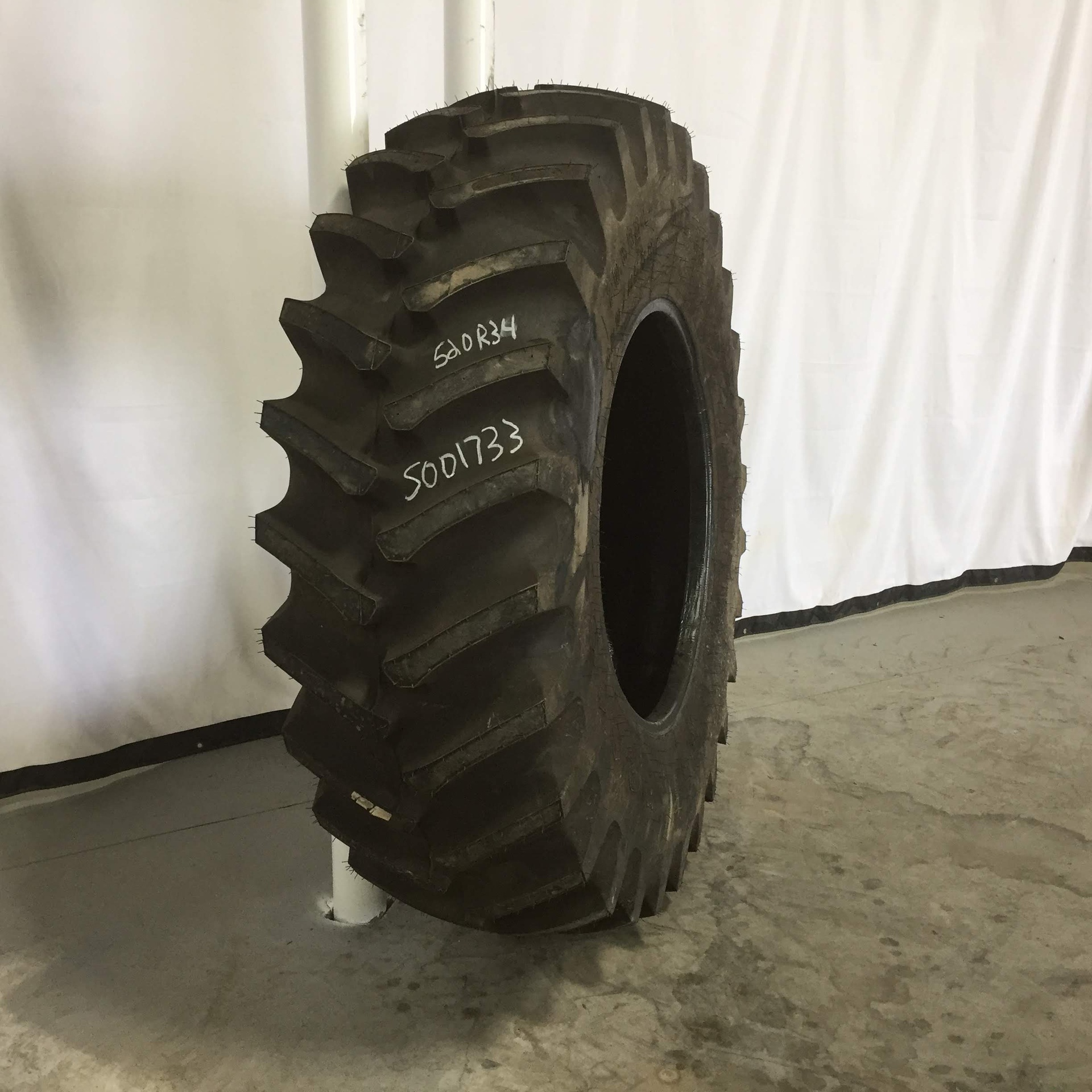 Used520/85R34 Firestone Radial All Traction 23 R-1 Agricultural Tires ...