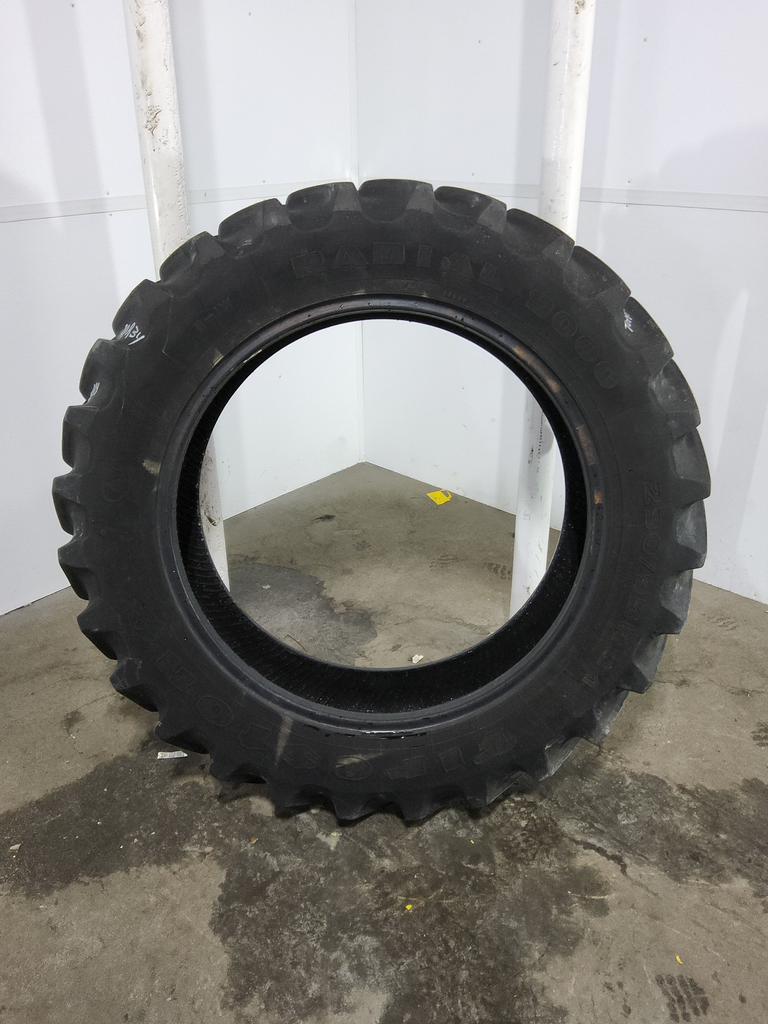 290/95R34 Firestone Radial 9000 R-1W 131B 75%
