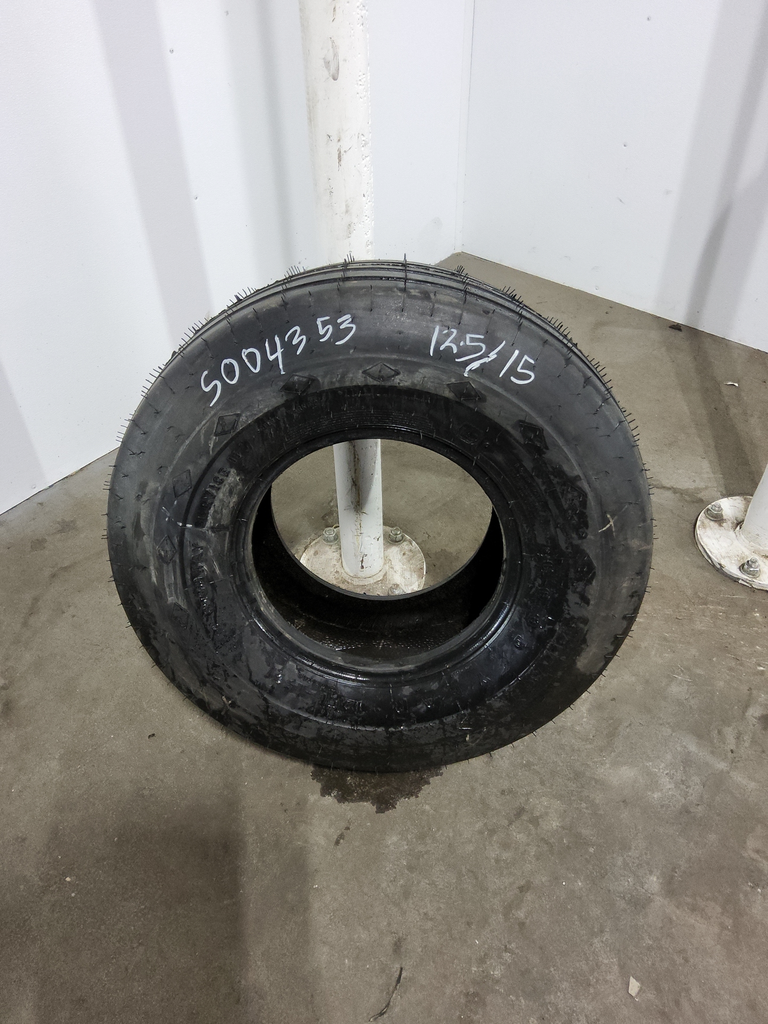 12.5/L-15 Goodyear Farm FI Highway Service II I-1 , D (8 Ply) 99%