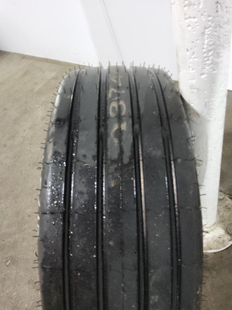 12.5/L-15 Goodyear Farm FI Highway Service II I-1 , D (8 Ply) 99%